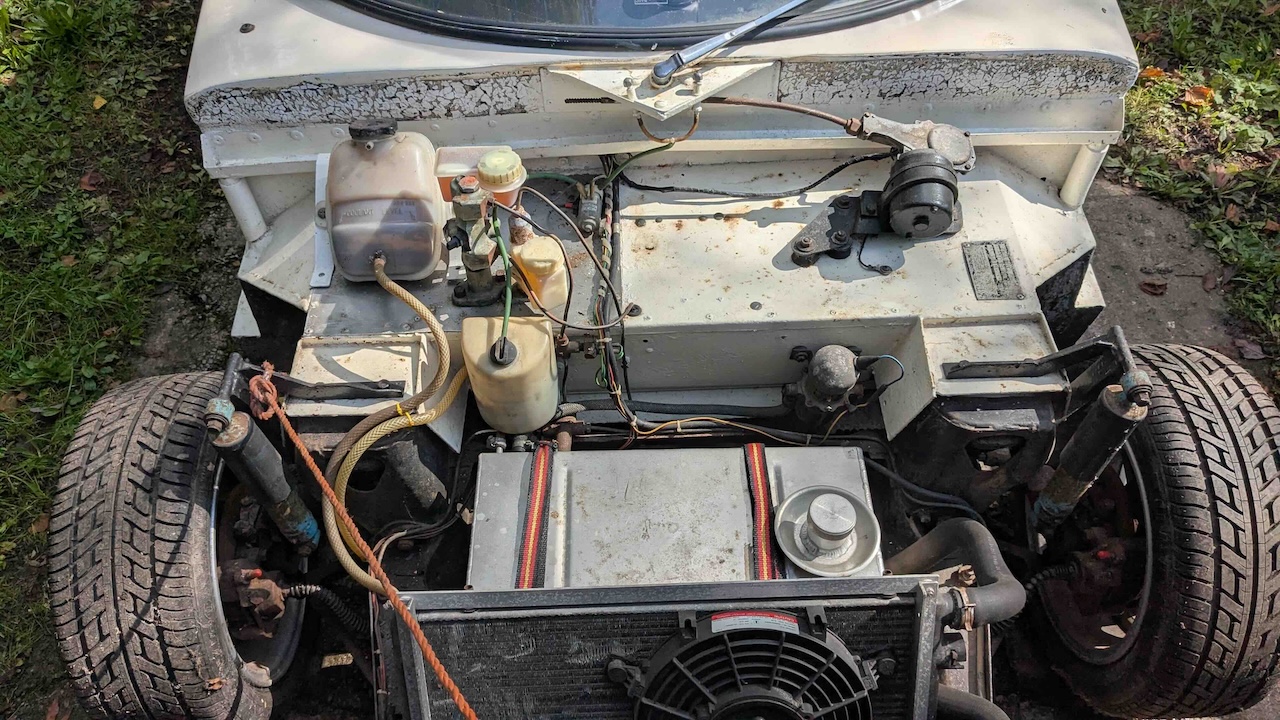 front-compartment-a.jpeg